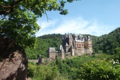 burg_eltz_sommer_ute_hub