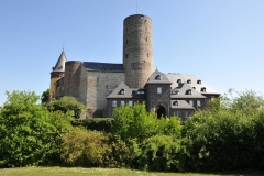 2_-Mayen-Genovevaburg-von-den-Burggärten-50
