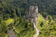 Eltzer_Burgpanorama_Burg_Eltz_KK2015